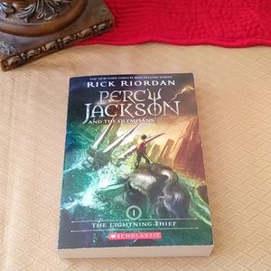 PERCY JACKSON AND THE OLYMPIANS, BOOK ONE THE LIGHTNING THIEF